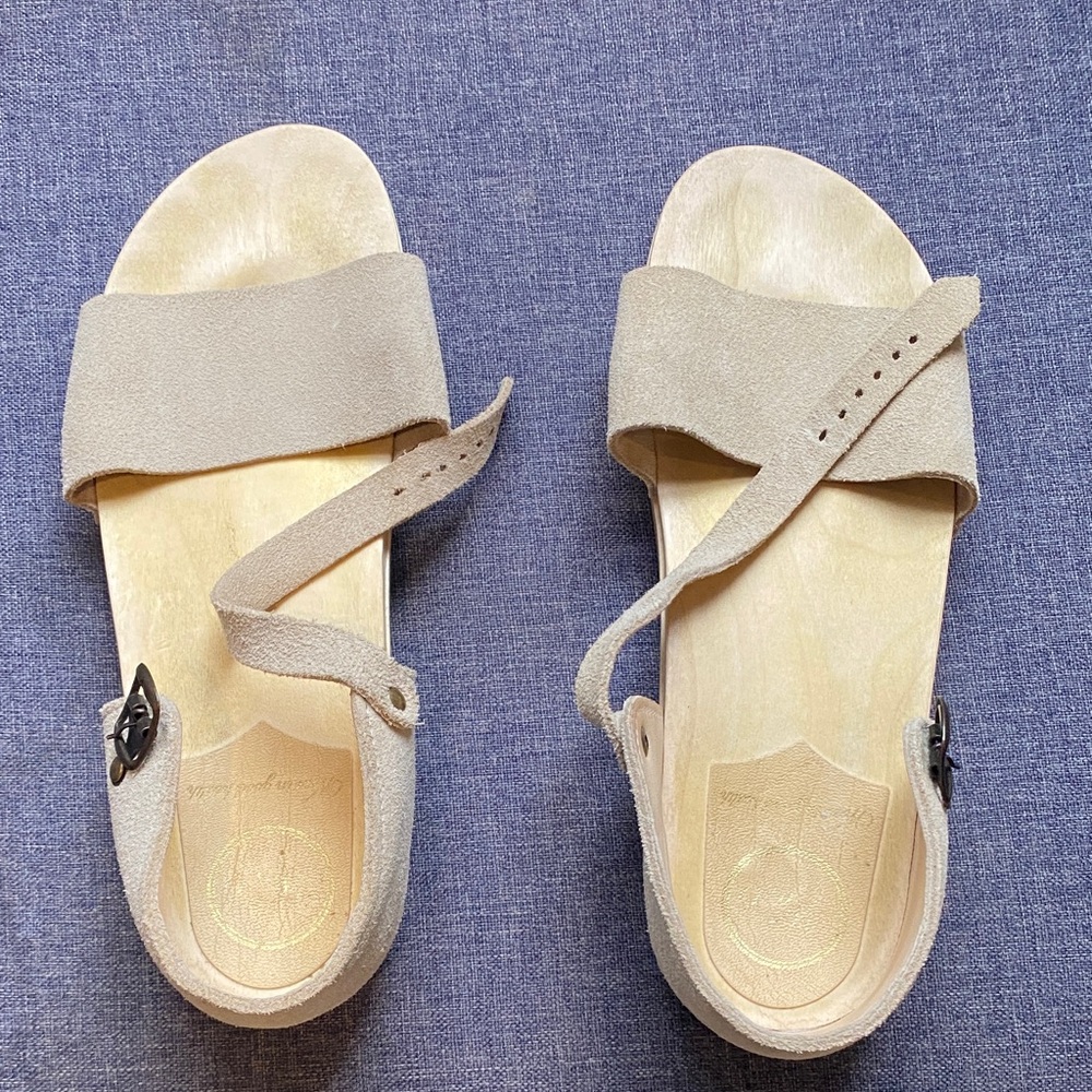 No. 6 Clogs Women's Beige Suede Sandals